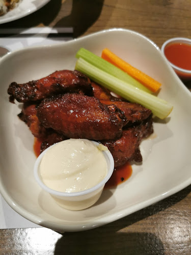 2750 Iris St, Ottawa, ON K2C 3C9