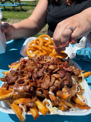 Lil' Louie's Eats & Sweets - Hospitality and gastronomy