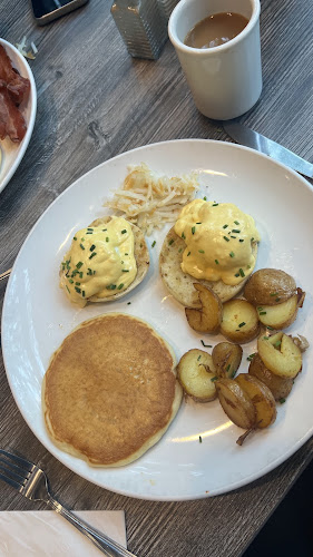 Medley's Italian & Grill - North Vancouver