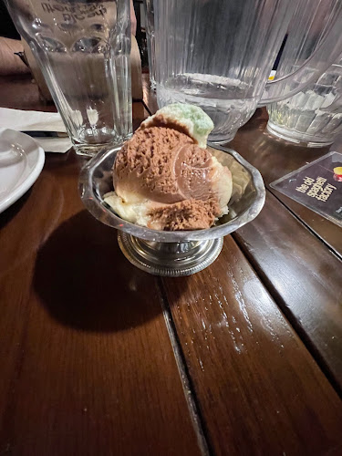 Opinii despre The Old Spaghetti Factory în Vancouver - Hospitality and gastronomy