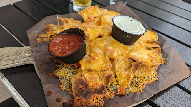 Opinii despre The British Hotel, Restaurant & Pub în Gatineau - Hospitality and gastronomy