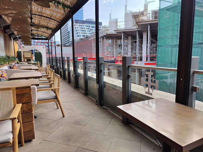 485 King St W, Toronto, ON M5V 1K4