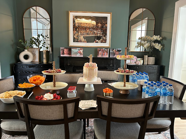 Opinii despre CakeyHand în Paradise - Hospitality and gastronomy