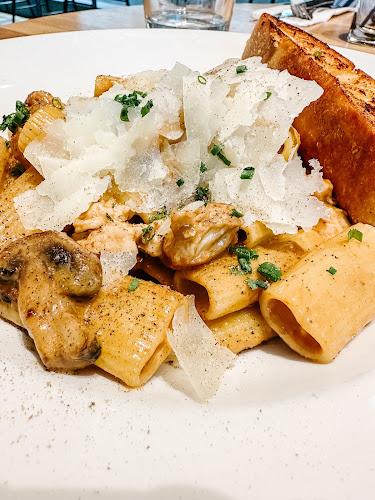 Opinii despre Moxies Scarborough Restaurant în Toronto - Hospitality and gastronomy