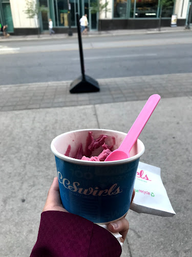 Opinii despre CC Swirls Canadian Creamy Yogurt în Niagara Falls - Hospitality and gastronomy