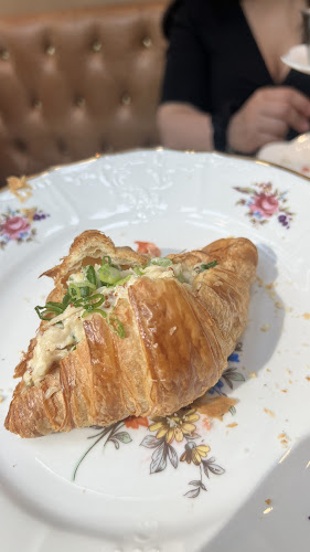 222 7 St SW, Calgary, AB T2P 0E4