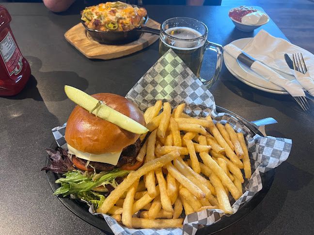 Comentarii opinii despre Dino's Bar and Grill