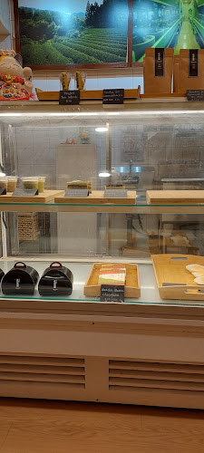 Tsujiri Dundas - Hospitality and gastronomy