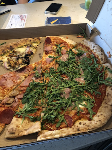 La Pache Pizza Commercial Drive - Hospitality and gastronomy