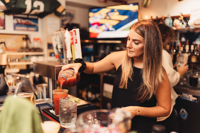 The Roster Sports Club Bar & Grill - Vernon