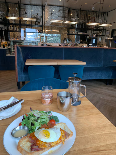 795 1 Ave SW, Calgary, AB T2P 5N1