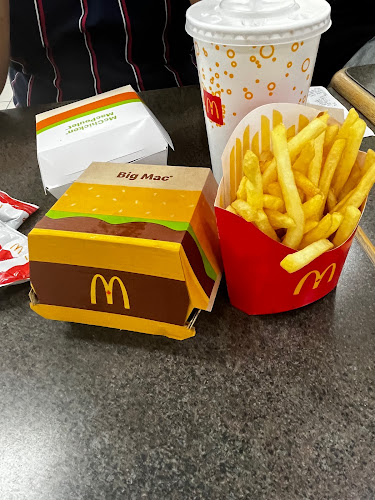 McDonald's - Hospitality and gastronomy