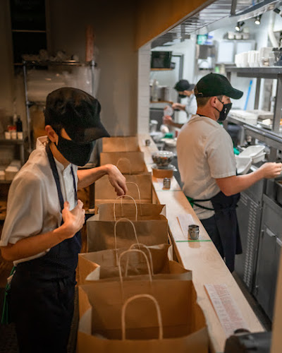 1 Richmond St W, Toronto, ON M5H 3W4