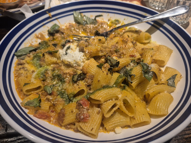 Scaddabush Italian Kitchen & Bar - Hospitality and gastronomy