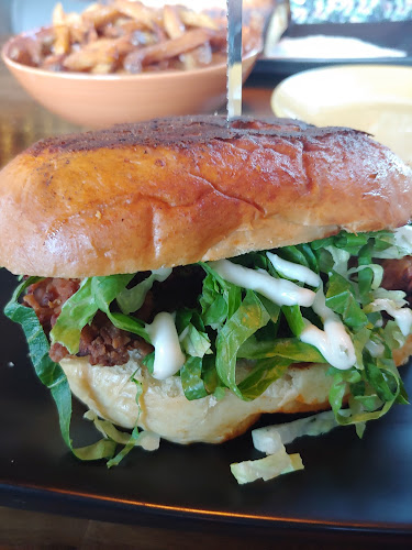 1347 Gardiners Rd, Kingston, ON K7P 0L8