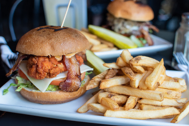 The Raven Pub - North Vancouver