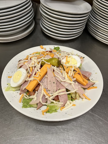 Opinii despre Capital Pizza and steak house în St. Albert - Hospitality and gastronomy