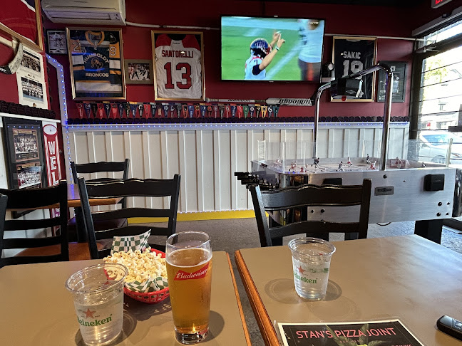 Stan's Pizza Joint - Burnaby