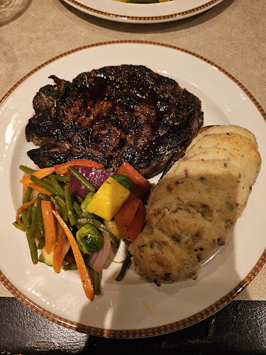 Mano's Restaurant & Lounge - Hospitality and gastronomy