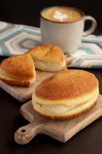 Minoo Cafe bakery - Coquitlam