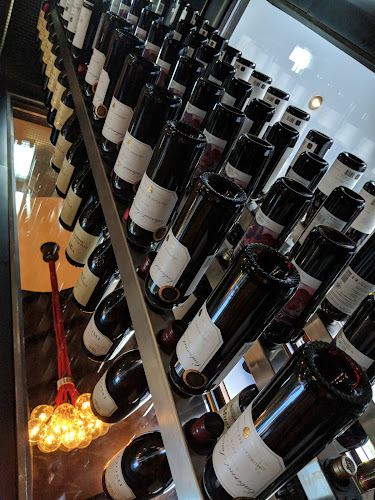 Moxies Scarborough Restaurant