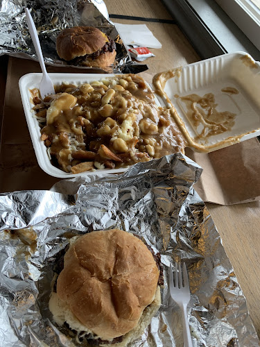 Opinii despre Beefcake’s Burger Factory - Current River în Thunder Bay - Hospitality and gastronomy