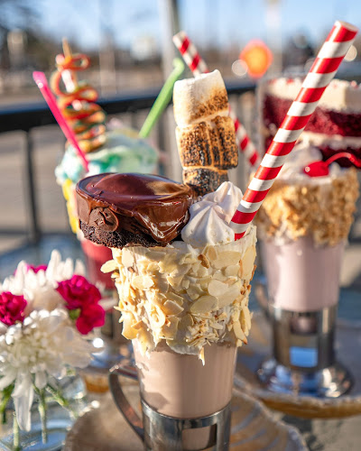 890 4 Ave SW, Calgary, AB T2P 0K4