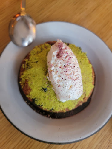 Opinii despre Azhar Kitchen & Bar în Toronto - Hospitality and gastronomy