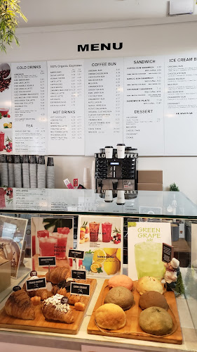 Opinii despre The Coffee Bun Bakery & Cafe în Coquitlam - Hospitality and gastronomy