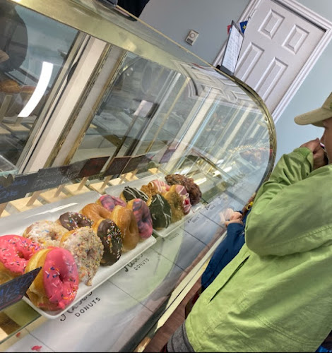 Halo Donuts - Hospitality and gastronomy