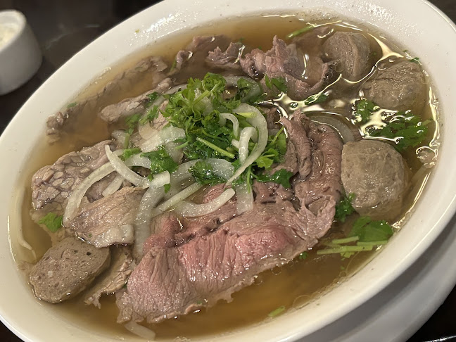 551 Howe St, Vancouver, BC V6C 2C2