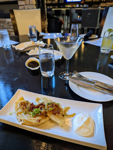 Eight Zero Zero Resto Lounge - Hospitality and gastronomy