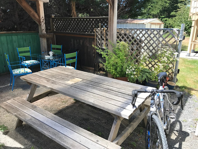 The Broken Paddle Coffee House - Victoria