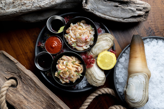 Fanny Bay Oyster Bar & Shellfish Market