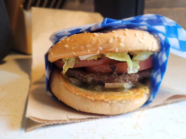 656 Comox Rd, Courtenay, BC V9N 3P6