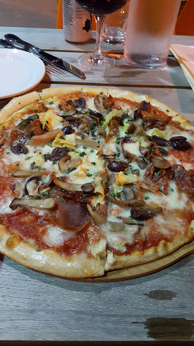 527 Brant St, Burlington, ON L7R 2G6