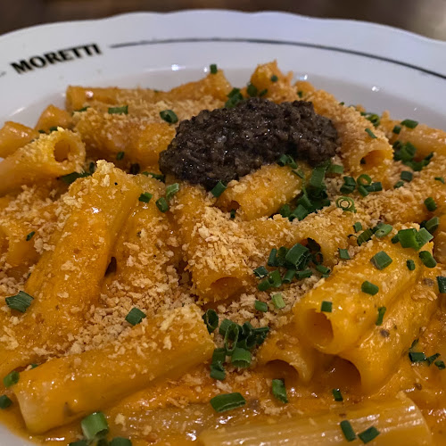 328 Wellington St W, Toronto, ON M5V 3T4