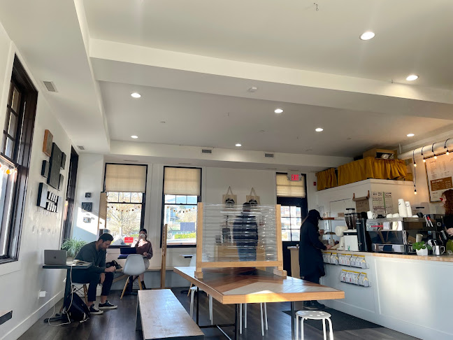 Comentarii opinii despre White Rabbit Coffee Co.