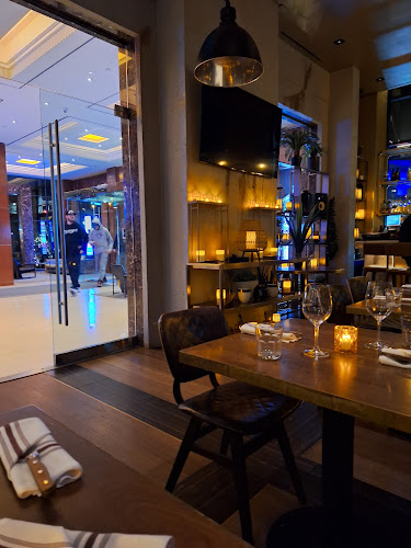 328 Wellington St W, Toronto, ON M5V 3T4