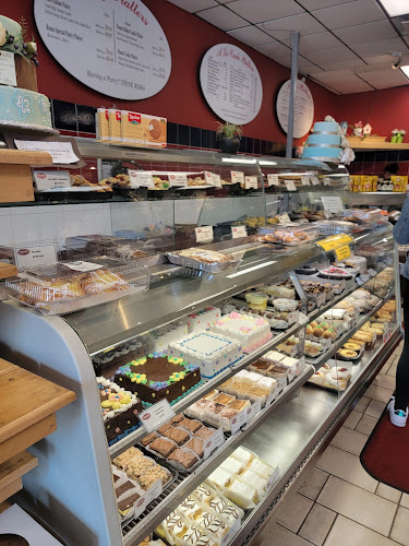 Roma Bakery & Deli