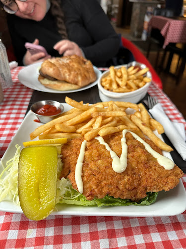 Opinii despre Jasna's European Meat & Deli în Kitchener - Hospitality and gastronomy