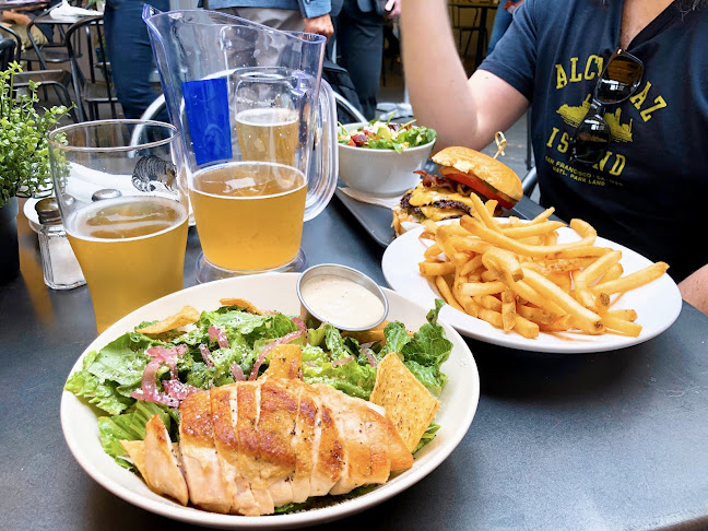 11 St Clair Ave W, Toronto, ON M4V 1L3