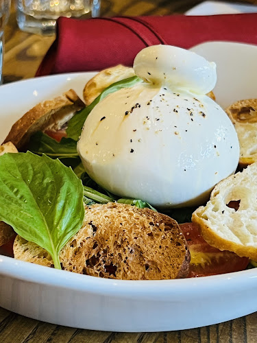 La Cucina Pizzeria Kitchener - Hospitality and gastronomy