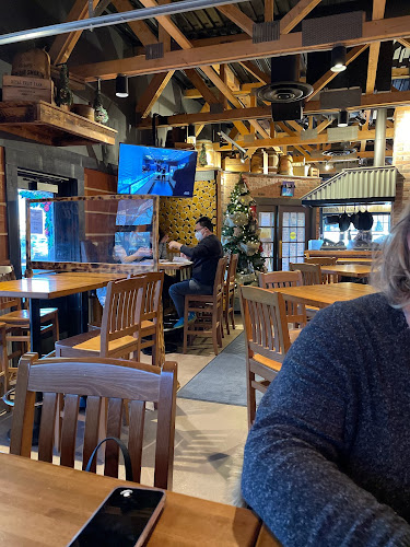 Montana’s BBQ & Bar - Hospitality and gastronomy