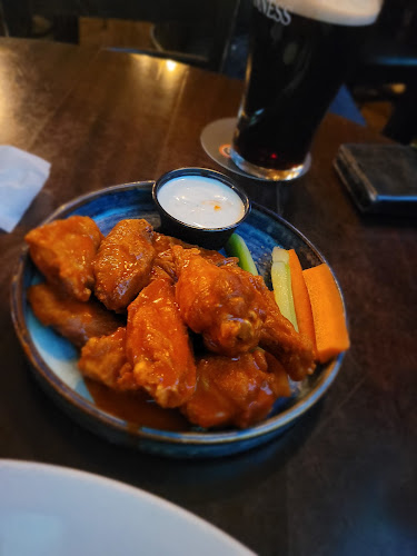 Opinii despre Lennox Irish Pub în Calgary - Hospitality and gastronomy