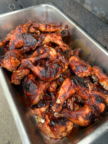 Opinii despre All Seasons Pig Roast & Catering în Red Deer - Hospitality and gastronomy