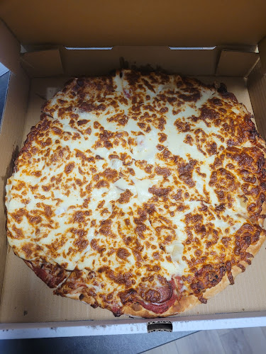 Opinii despre Mikes Pizza & Donair în London - Hospitality and gastronomy