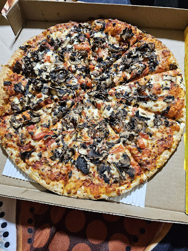 Gino's Famous Pizza - Pickering