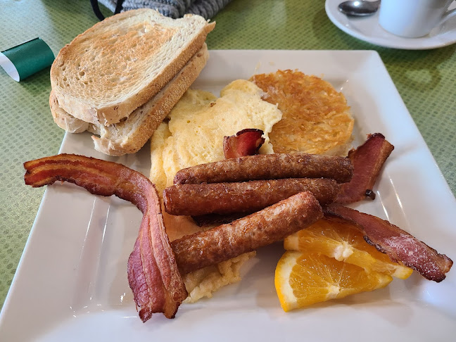 Opinii despre Sam's Friends Restaurant în Dawson Creek - Hospitality and gastronomy