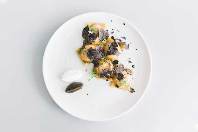 199 Augusta Ave, Toronto, ON M5T 2L4